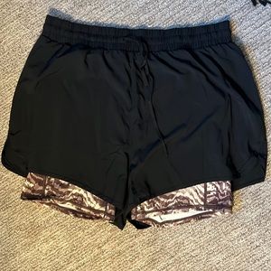 Fabletics Sloane Shorts Small Black Brown Animal Print Phone Pocket